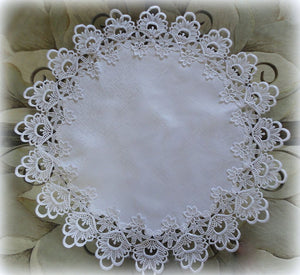 25 Lace White Flower Doily Table Topper Round Dresser Scarf European Home