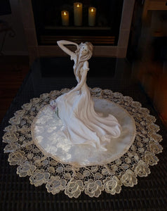 Champagne & Roses Doily Table Topper