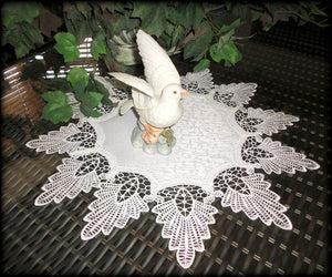 Creamy White Dresser Scarf Runner Plus Two Doilies Formal European Lace Doily Home