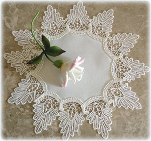 Four Piece Set Creamy White Mantel Scarf Plus Three Doilies Formal European Lace Home