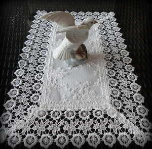Set Of Two Doilies Ivory Princess Lace European Dresser Scarf Or Place Mat Home