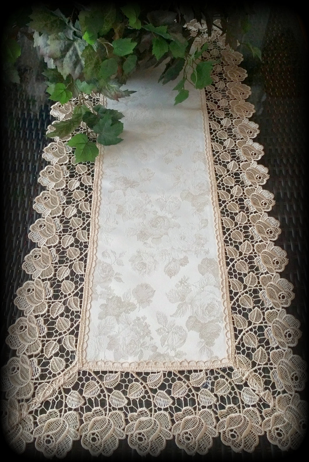 Champagne & Roses Dresser Scarf Table Runner Doily 36